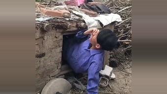 金刚王打成人木桩视频,铁拳破敌，肉身成桩的传奇英雄