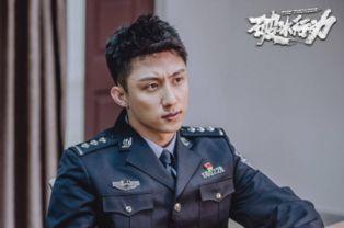 军装妆容成人演出视频  第3张