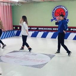 爱跳舞的猪成人舞蹈视频,爱跳舞的猪成人舞蹈视频魅力解析  第2张