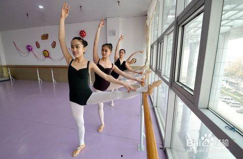 劈叉成人训练方法视频  第2张