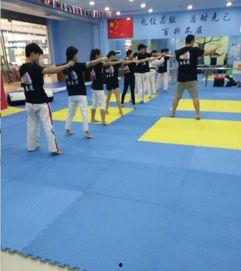 成人班格斗训练视频,实战技巧与体能提升全解析  第3张